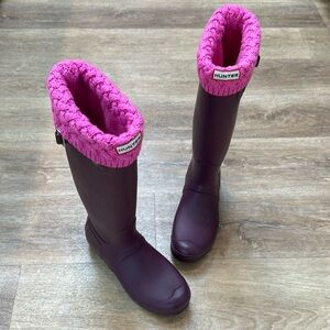 Hunter tall boots with linings. Size 9.